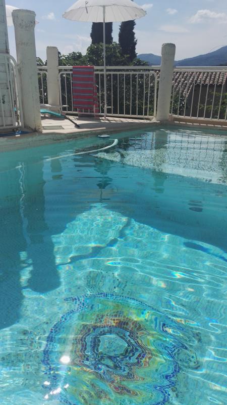 Location de particuliers � particuliers Bastide situation exceptionnelle au coeur d'un village historique, piscine Location saisonni�re Var