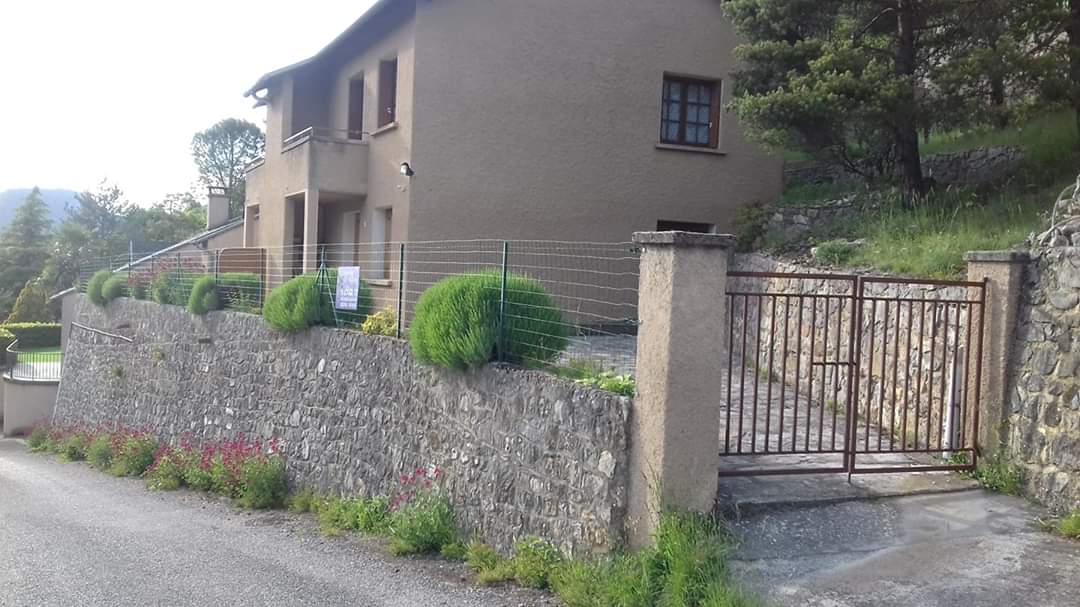 Location de particuliers � particuliers Les Lavandes de Capluc, � l'entr�e des Gorges du Tarn Location saisonni�re Loz�re