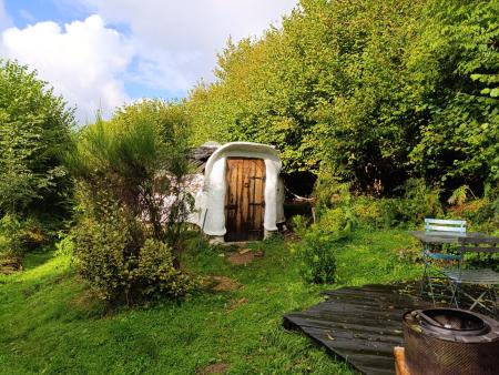 Location de particuliers � particuliers Les loges de la nature, la kerterre des grillons - logement insolite en pleine nature Location insolite Allier