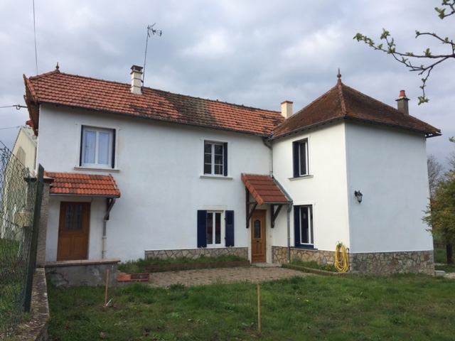 Location de particuliers � particuliers GRANDE MAISON LE LONG DU CANAL LATERAL A LA LOIRE Location saisonni�re Allier