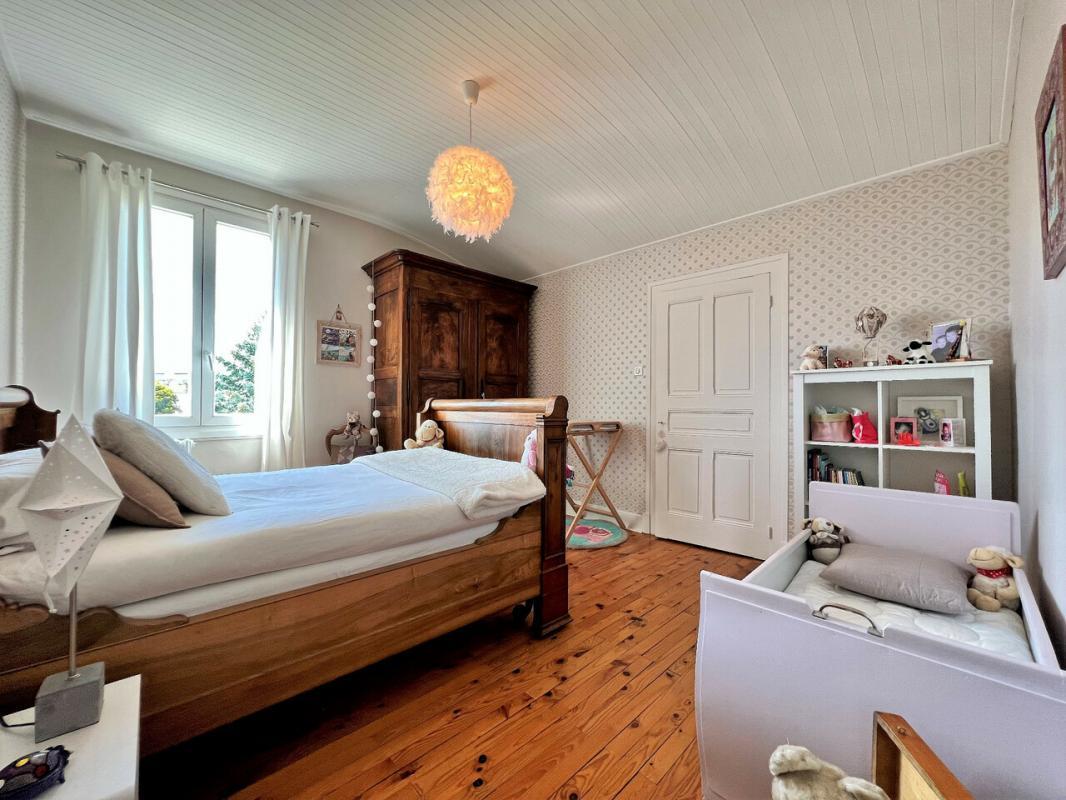 Location de particuliers � particuliers Villa avec 5 chambres,2 salles de bain, piscine chauff�e en bord de mer. Colocation de vacances Finist�re