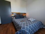 Location de particuliers � particuliers Gites 63 Le Pavin Puy-de-D�me, vue sur le Ch�teau. G�te Puy de D�me photo 4