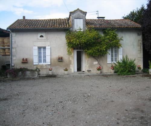 Location de particuliers � particuliers MAISON INDIVIDUELLE A PROXIMITE D UNE RIVIERE Location saisonni�re Dordogne