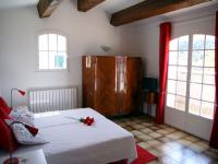 Location de particuliers � particuliers AIR DU TEMPS, piscine chauff�e et abrit�e Chambres d'hotes Bouches du rh�ne photo 5